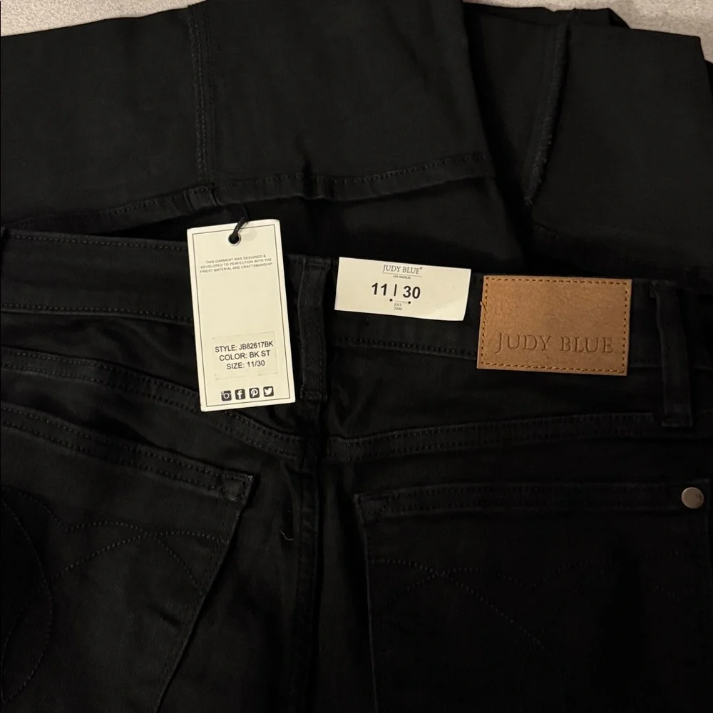 Judy Blue High Waisted Retro Wide Cuffed Leg Black Jeans NWT - Picture 8 of 8